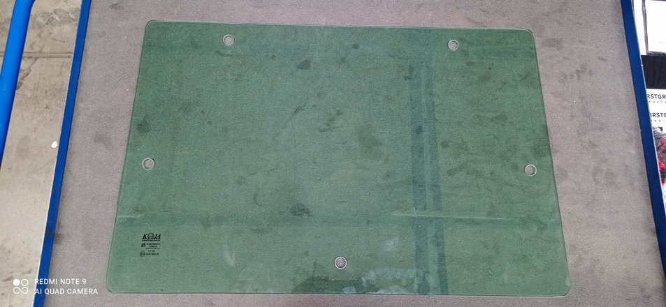 SPAREPARTS|FIRSTGREEN - Rear window